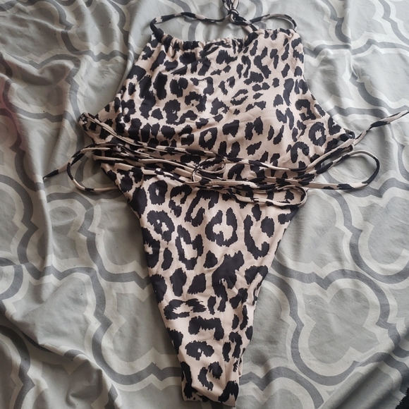 Matte Brand Animal print long tie one piece swimsuit Size Small - Picture 3 of 5